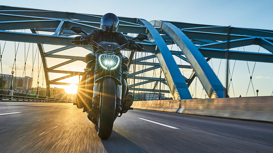 XDiavel V4