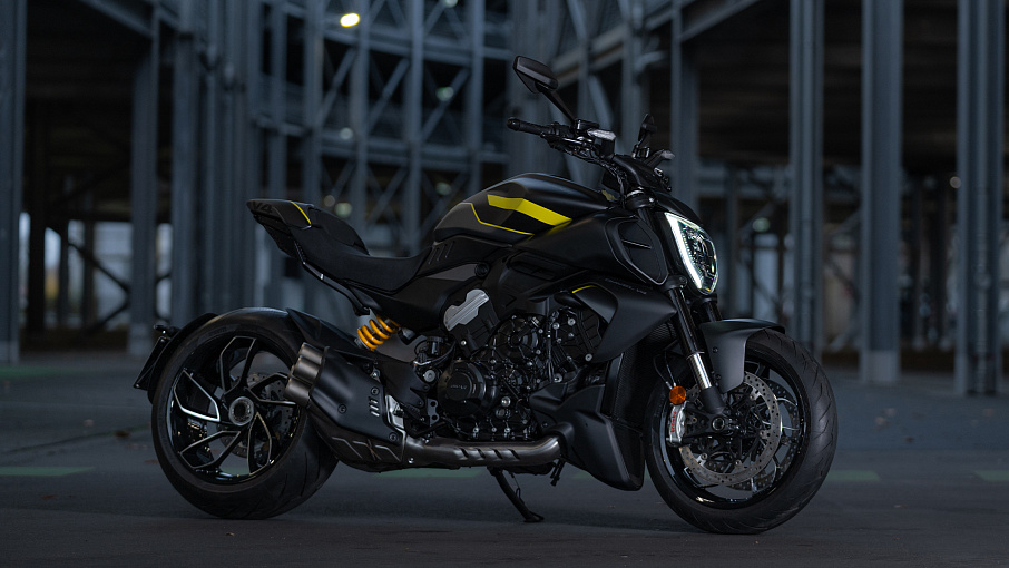 Diavel V4