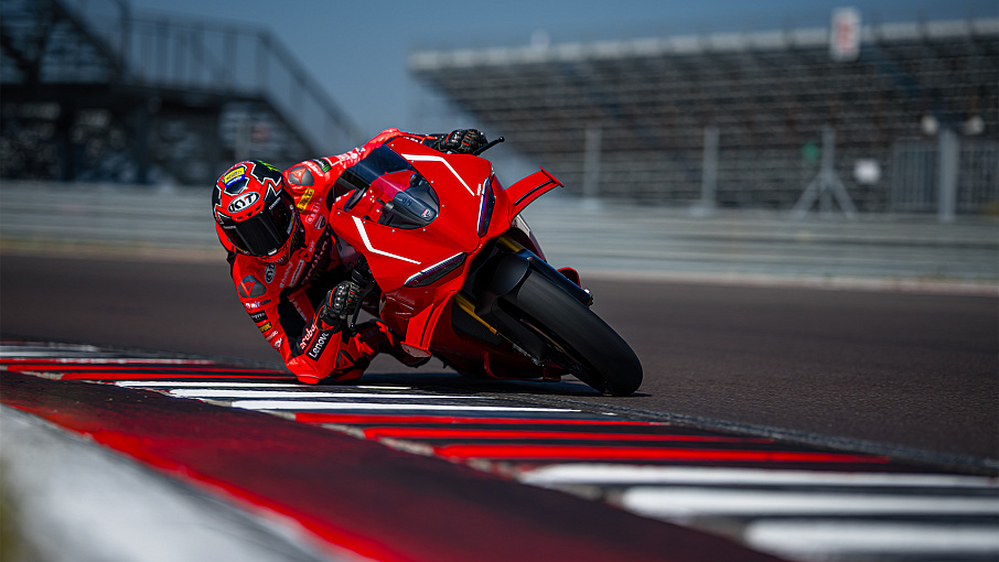 Panigale V4 R